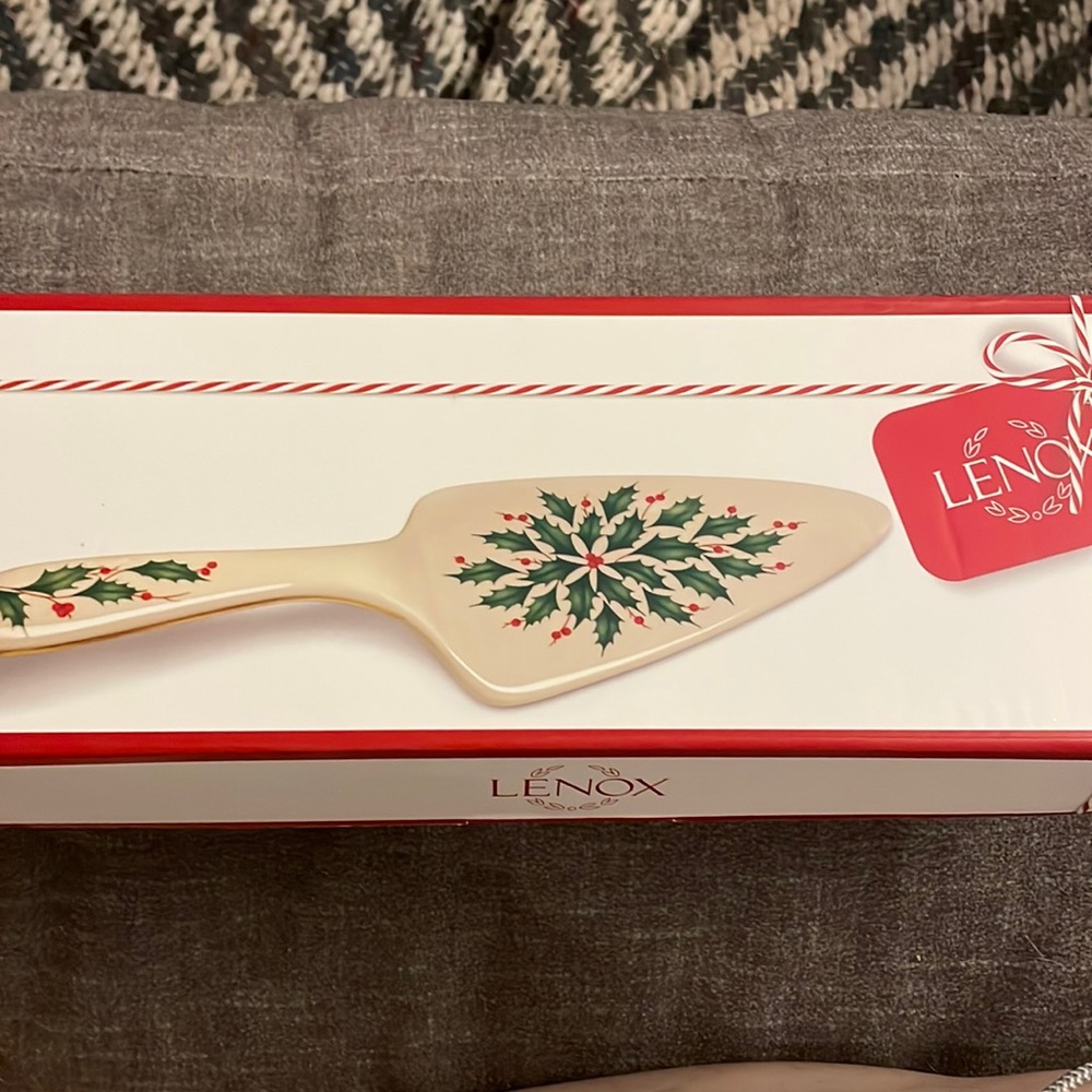 Lenox holiday dessert server